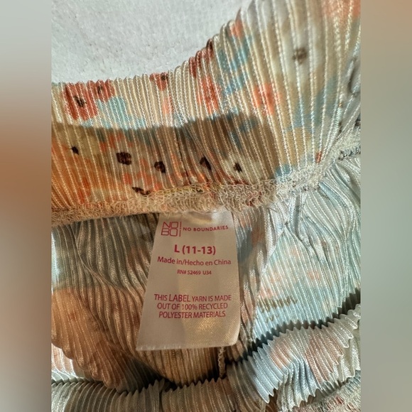 Womans Floral No Boundaries Tube Top Pants Set. - Picture 4 of 6